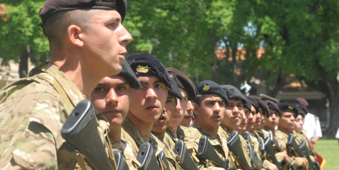 Soldados pobres, políticos felices
