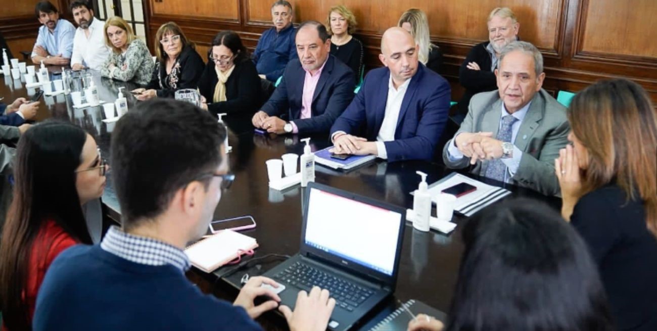 Los bancarios se reúnen con el Ministerio de trabajo para reabrir la paritaria