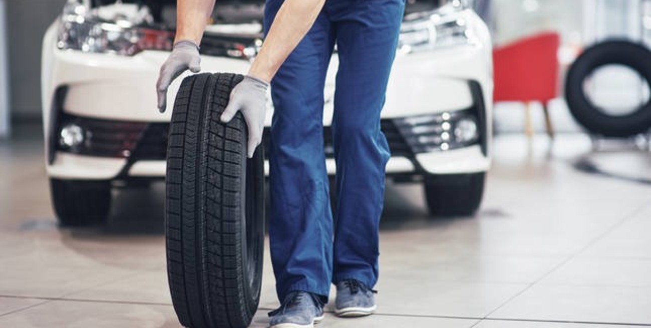 Una automotriz multinacional suspende su producción en Argentina por escasez de neumáticos