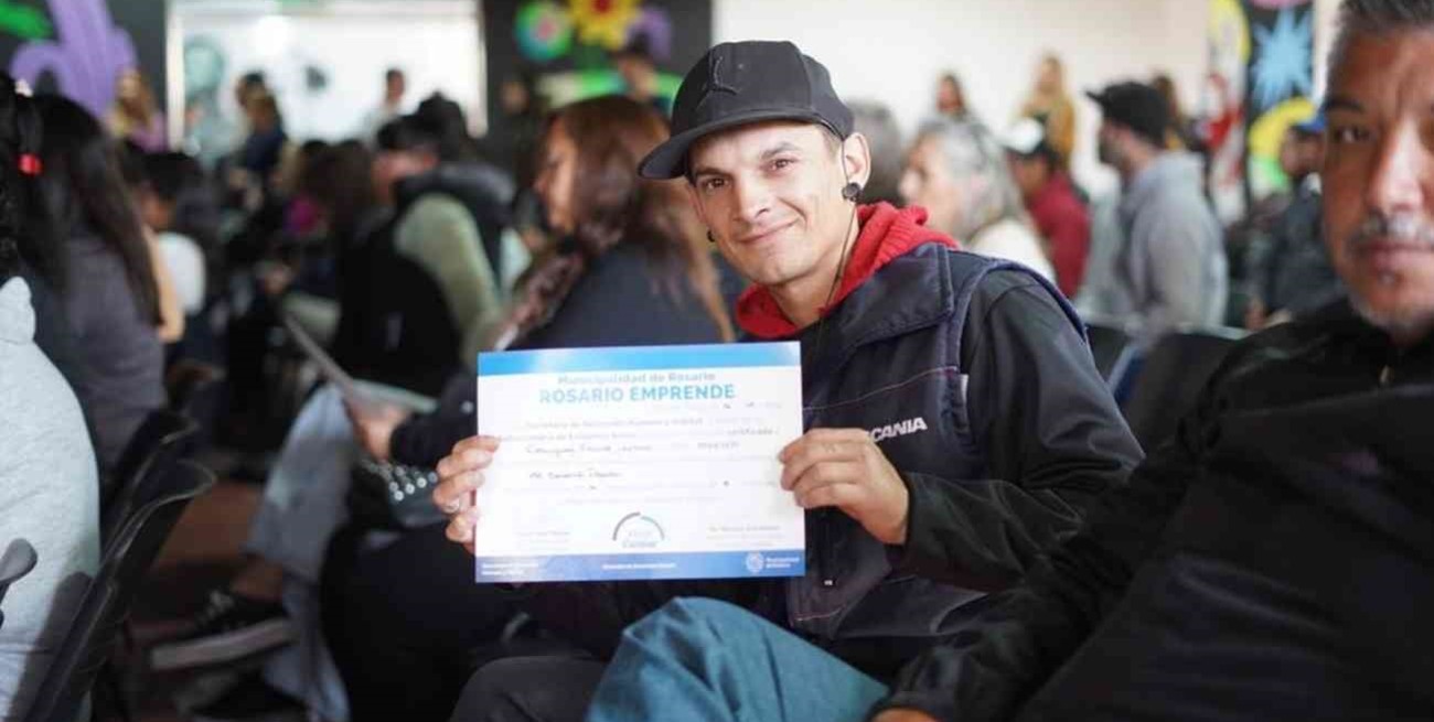 Más de 300 emprendimientos recibieron certificados de capacitación