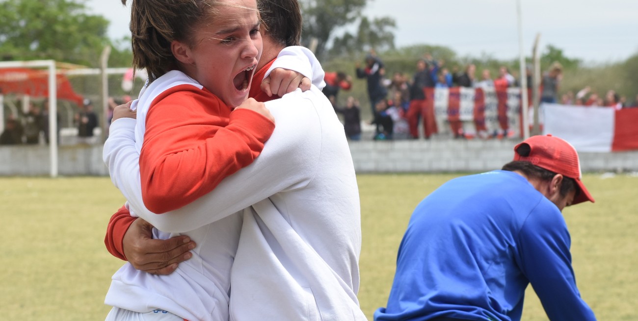 Fiesta del fútbol juvenil en el Fraternidad Deportiva
