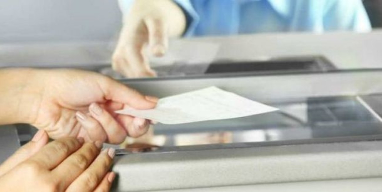 Los sueldos de los empleados bancarios argentinos aumentarán 94%