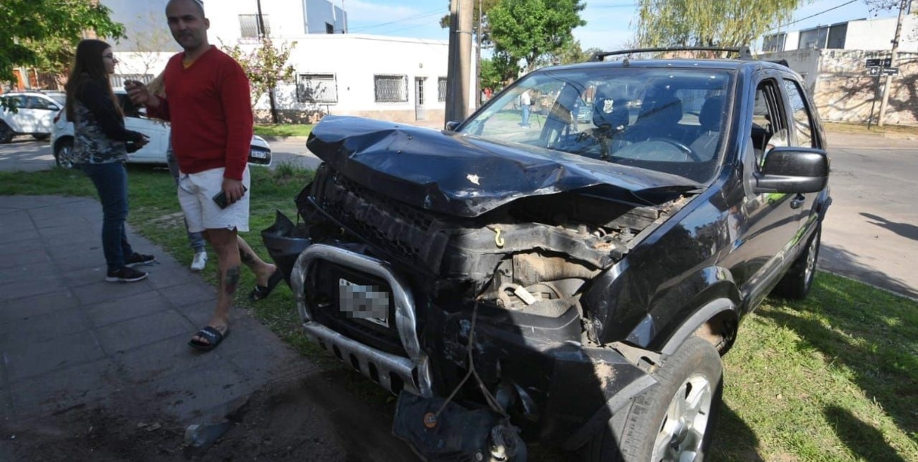 Video: impactante choque en la ciudad de Santa Fe