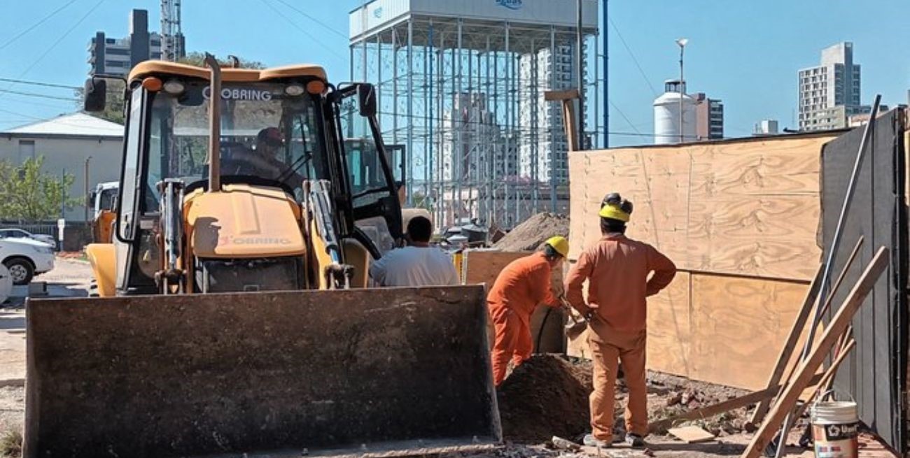 El lunes estará interrumpido el tránsito en una zona de barrio Candioti por trabajos de ASSA
