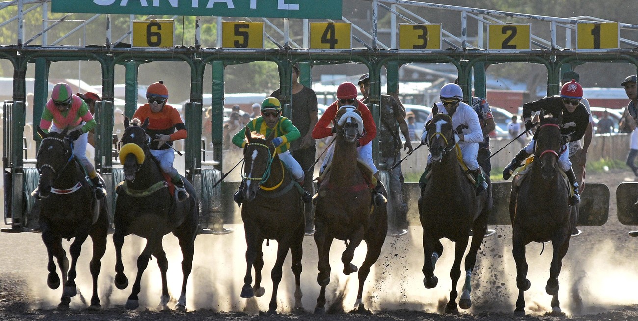 Se corrieron nueve carreras sobre pista normal