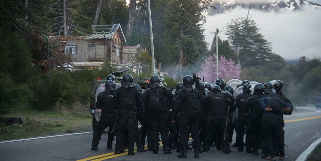 Comenzó el operativo para desalojar a grupos mapuches en Villa Mascardi