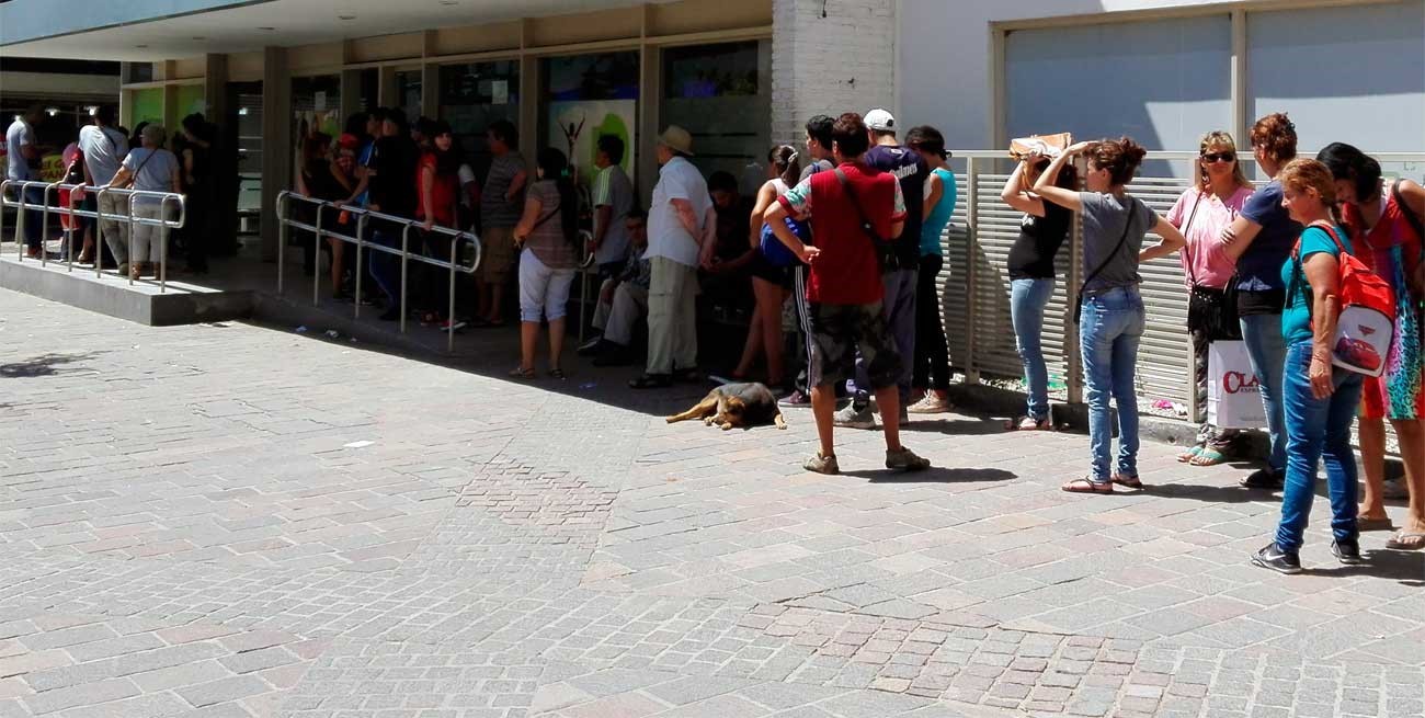 El gobierno nacional reconoce que habrá otro bono antes de fin de año