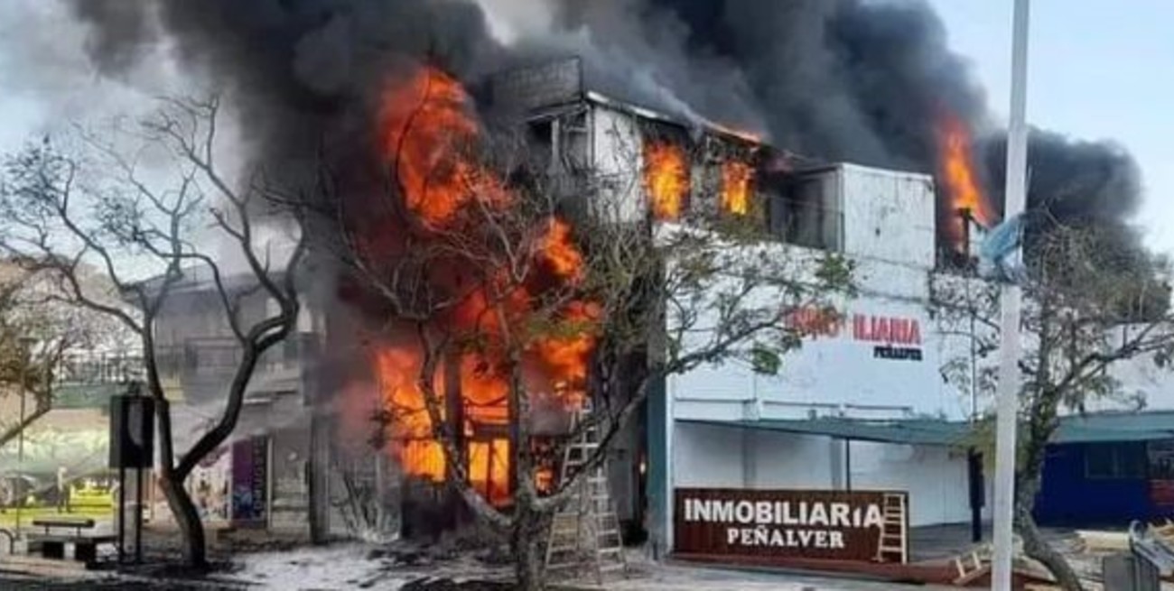 Daño total y derrumbe tras un incendio en una pinturería entrerriana