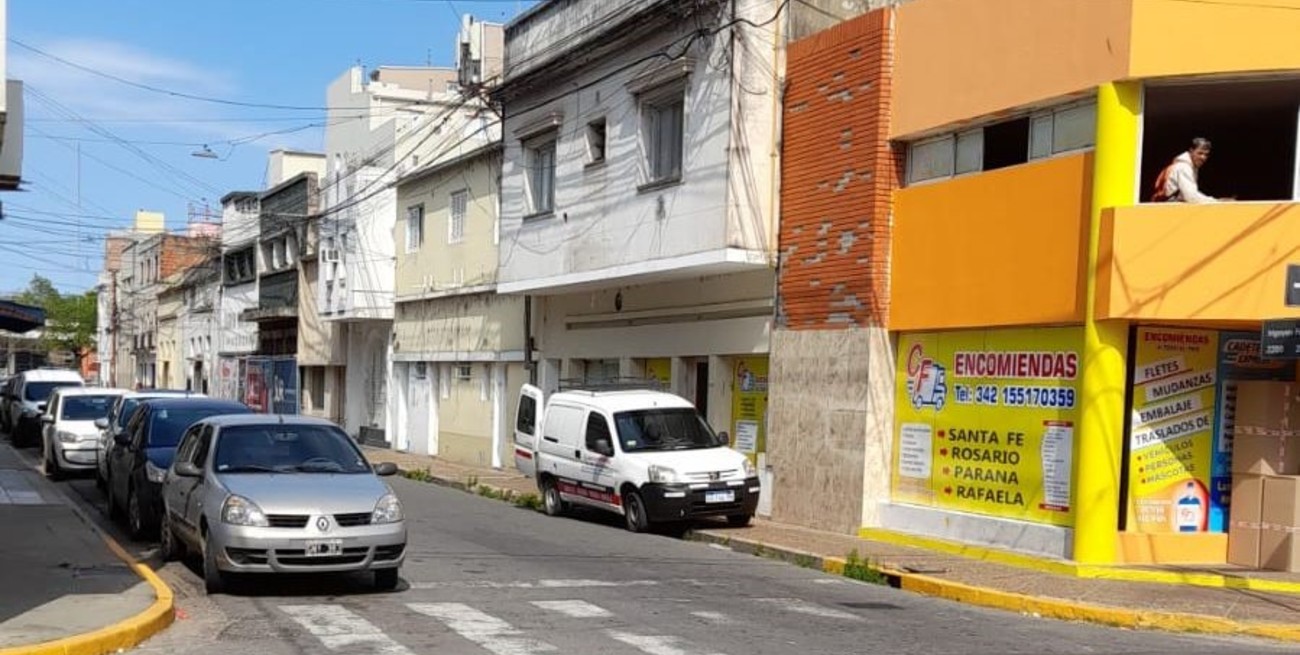 Estacioná donde quieras: la vereda, ¿es pública?