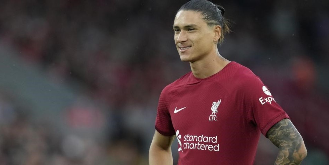 El jugador uruguayo Darwin Núñez contó que no le entiende nada a Klopp en las charlas