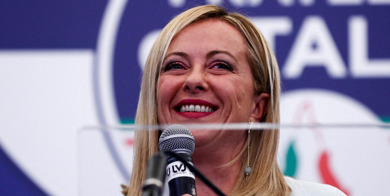 Giorgia Meloni enfrenta conflictos políticos antes de asumir como primera ministra de Italia