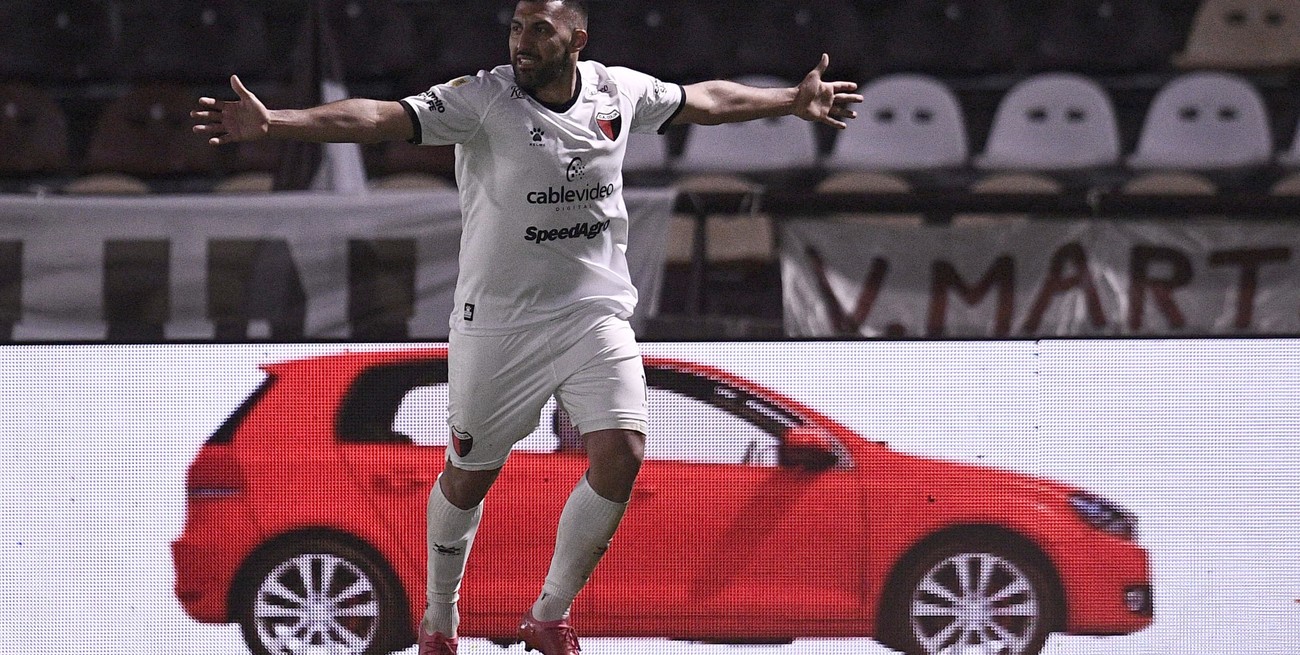 Colón venció a Platense: "topetazo" de "Wanchope"... y a cobrar