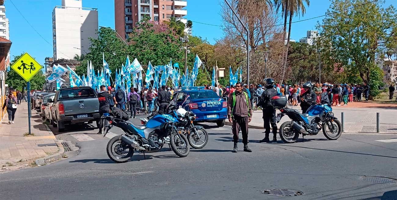 Caos en el tránsito en Santa Fe: entre choques y protestas