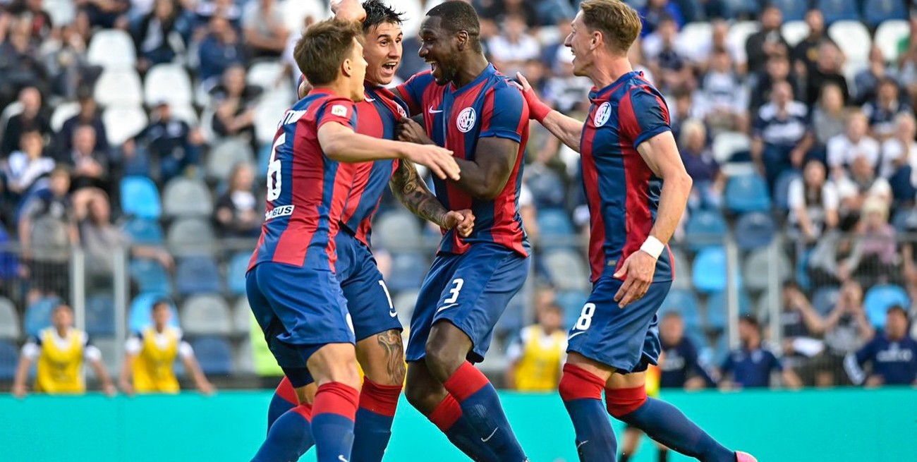 Gimnasia cayó ante San Lorenzo y quedó casi sin chances en la pelea por el título