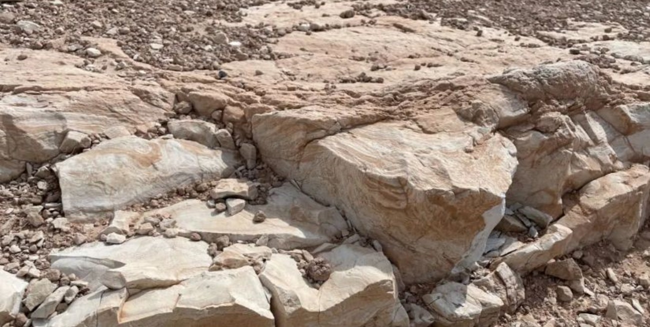 La sequía en el lago Mead deja al descubierto vestigios de erupciones volcánicas de hace 12 millones de años 