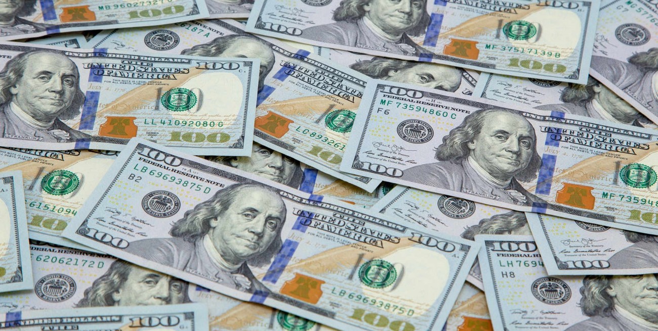 El dólar blue siguió en alza y volvió a superar los $ 290