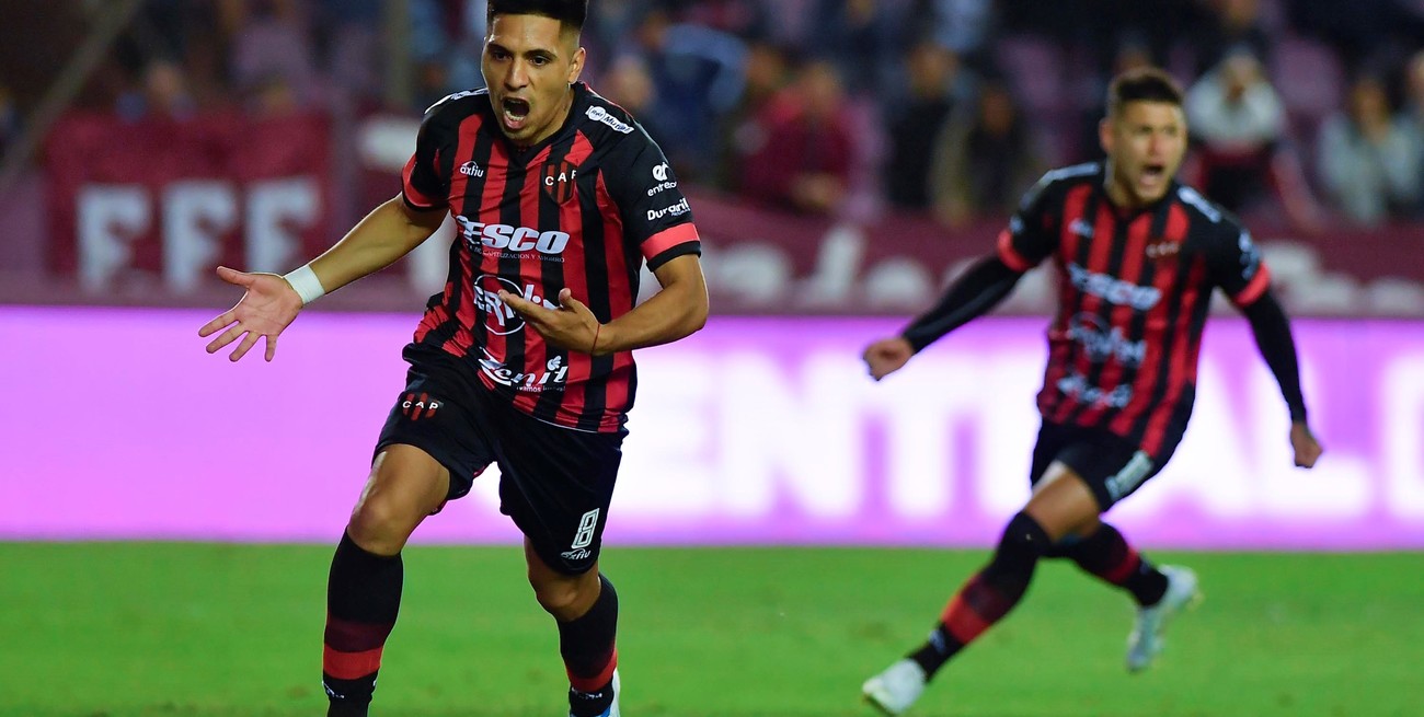 Patronato le ganó a Lanús y mantiene la ilusión de salvarse del descenso