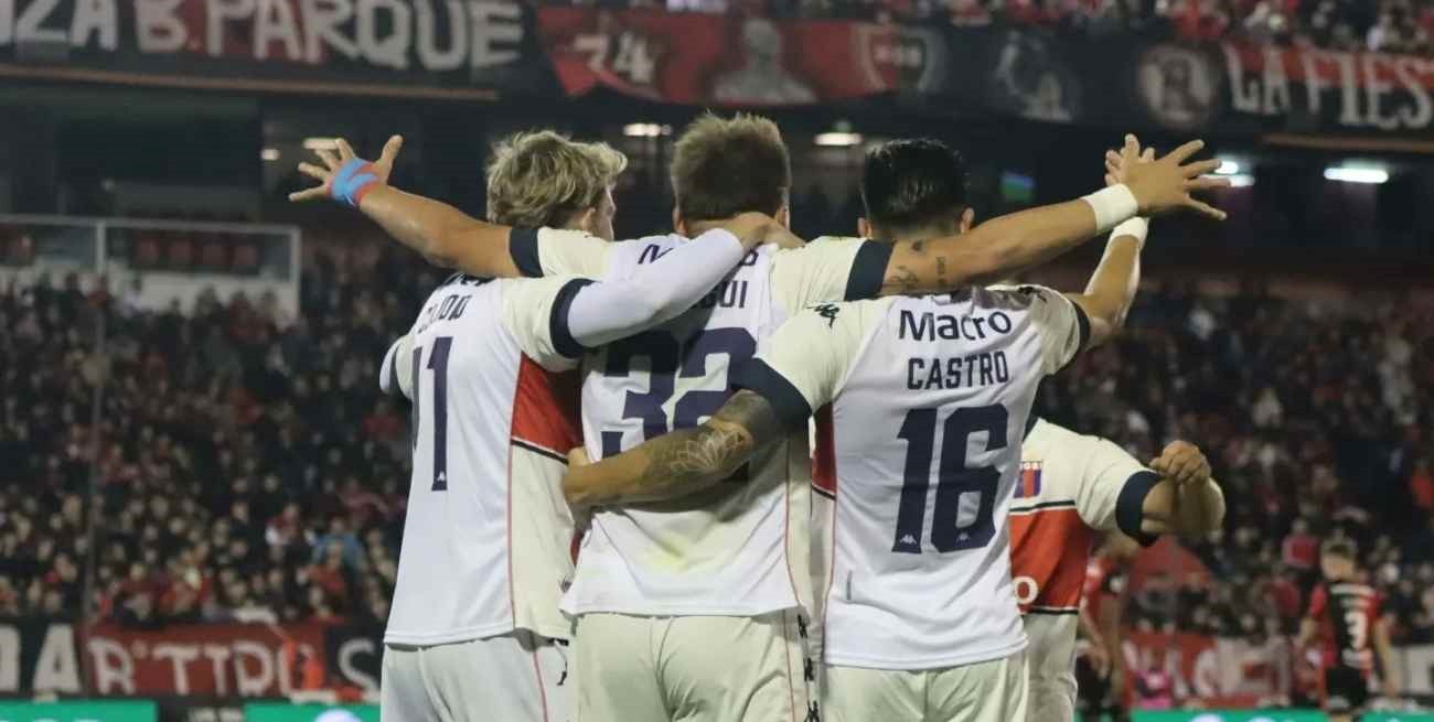 Con un buen primer tiempo, Tigre ganó por 2 a 0 a Newell's en Rosario