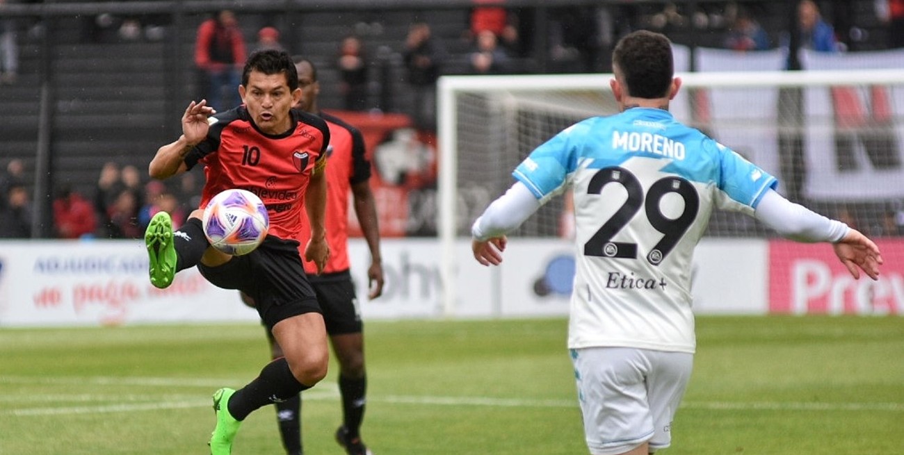 Racing aumentó la diferencia y Colón cae en el Cementerio de los Elefantes