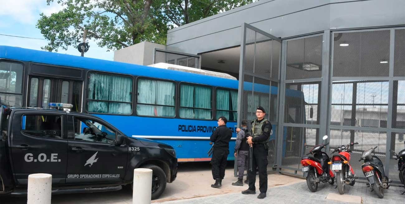 Video: trasladaron los primeros detenidos a la nueva Alcaidía de Las Flores