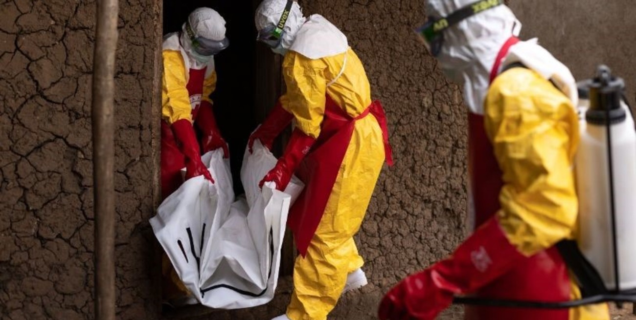 Uganda recurre al confinamiento ante el aumento de los casos de ébola