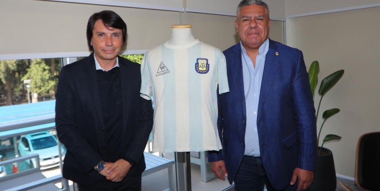 La camiseta que Diego Maradona usó en la final de México '86 volvió a la Argentina