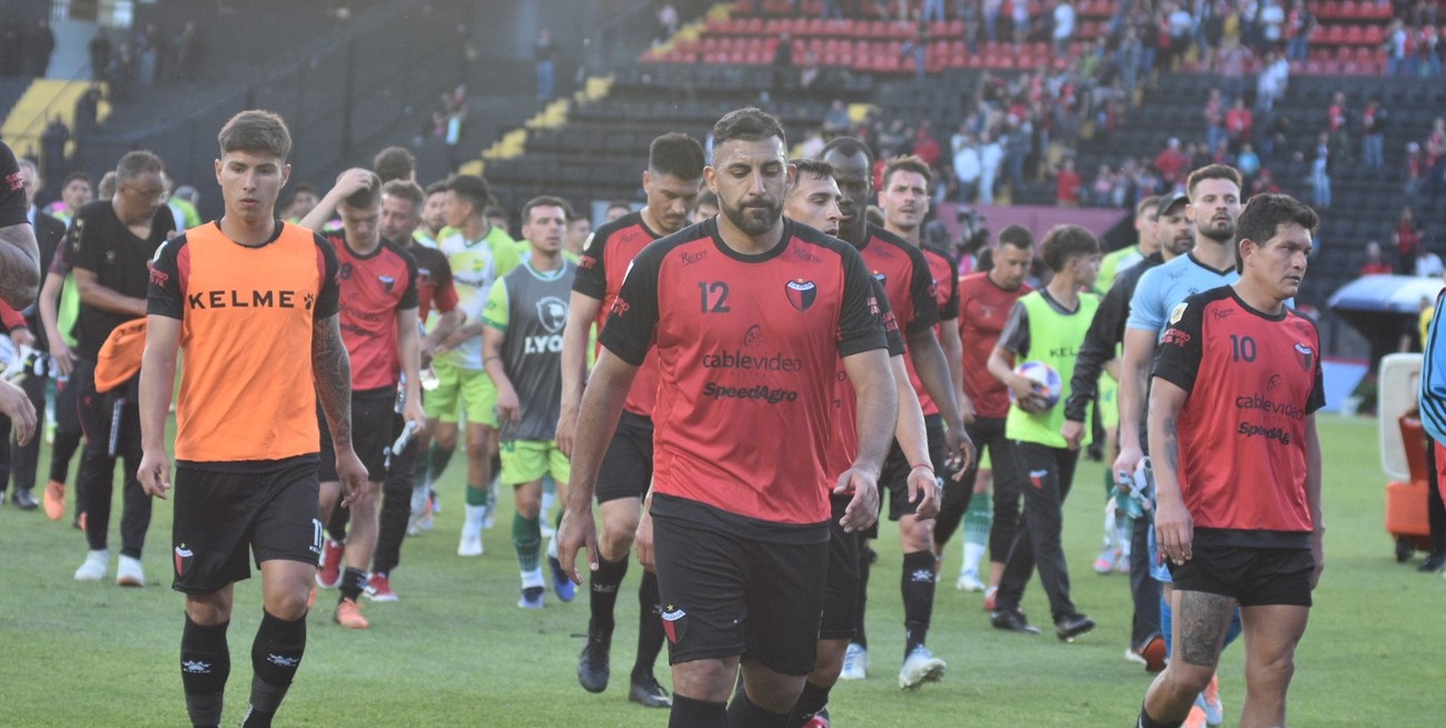 Colón mereció todo y se quedó sin nada: perdió 2 a 1 ante Defensa y Justicia