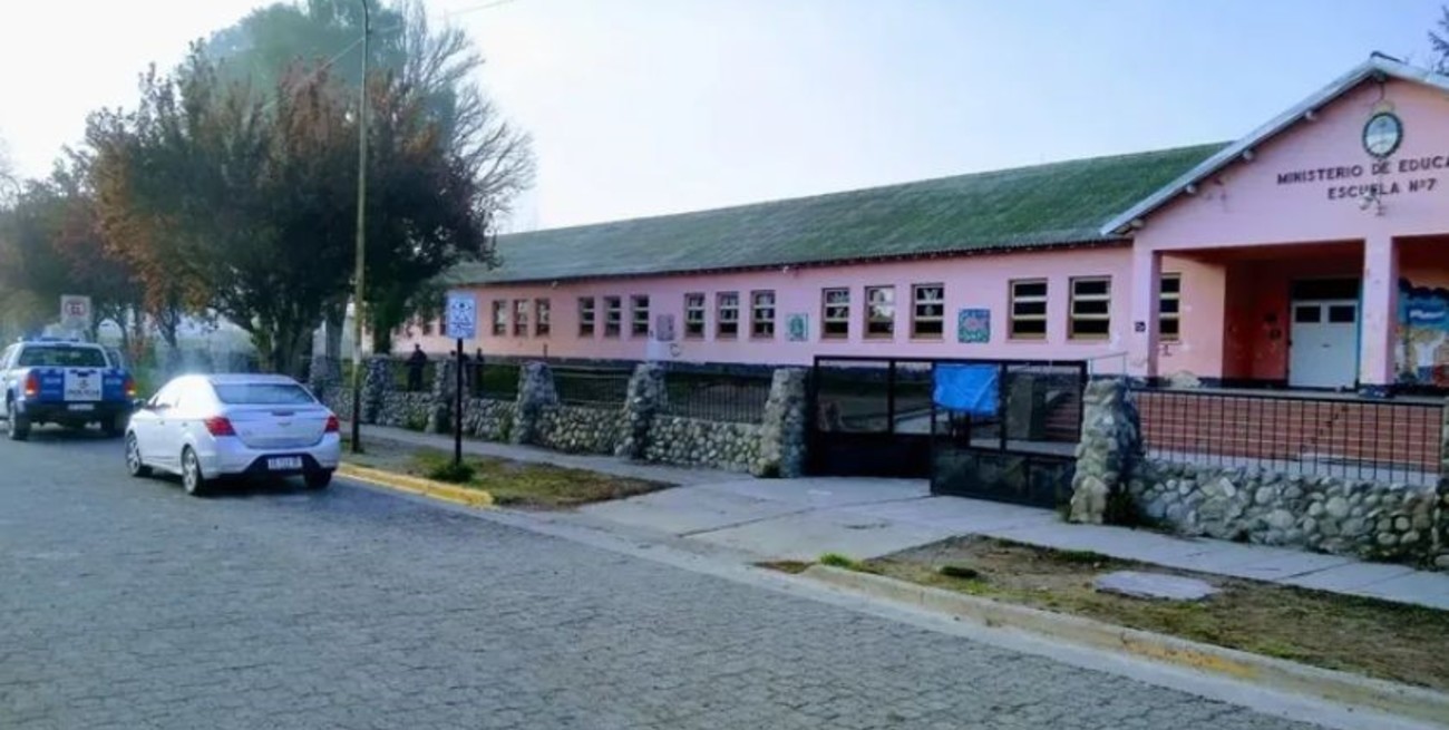 Junín de los Andes: encontraron una persona muerta en el patio de una escuela