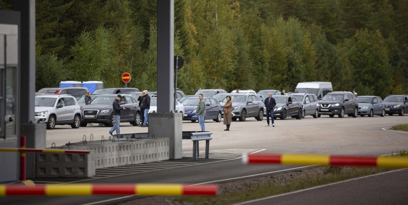 Finlandia inició la construcción de un muro metálico en la frontera con Rusia