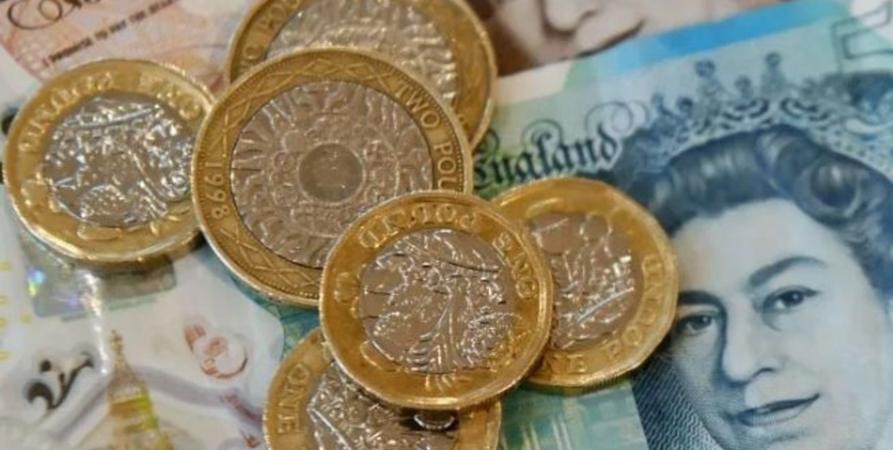 Se recupera levemente la libra esterlina tras la renuncia de Liz Truss