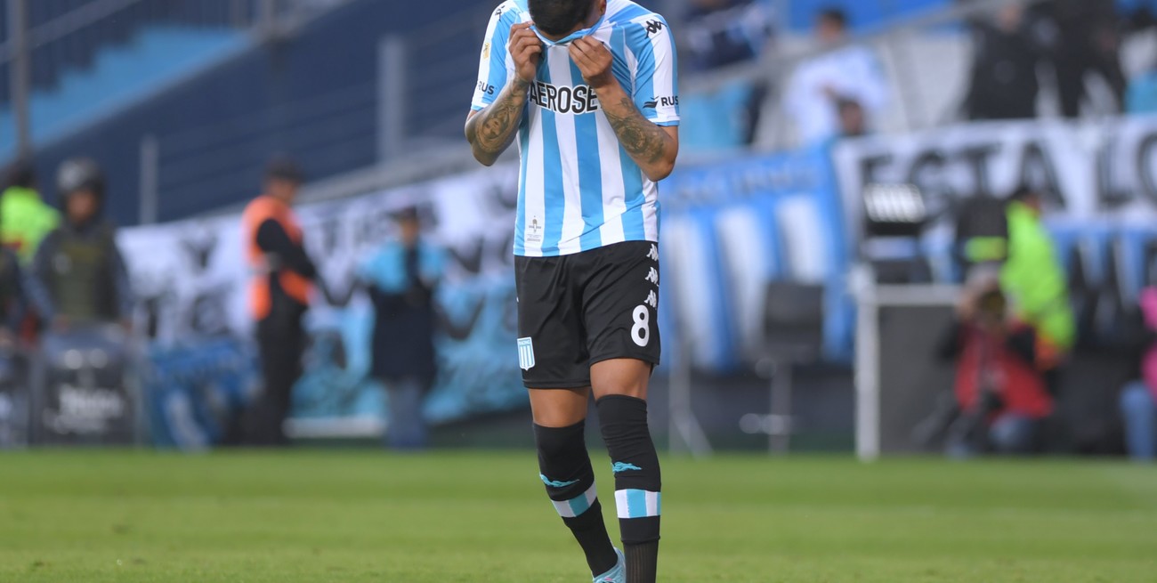 Racing perdió sobre la hora ante River y no pudo quedarse con el título