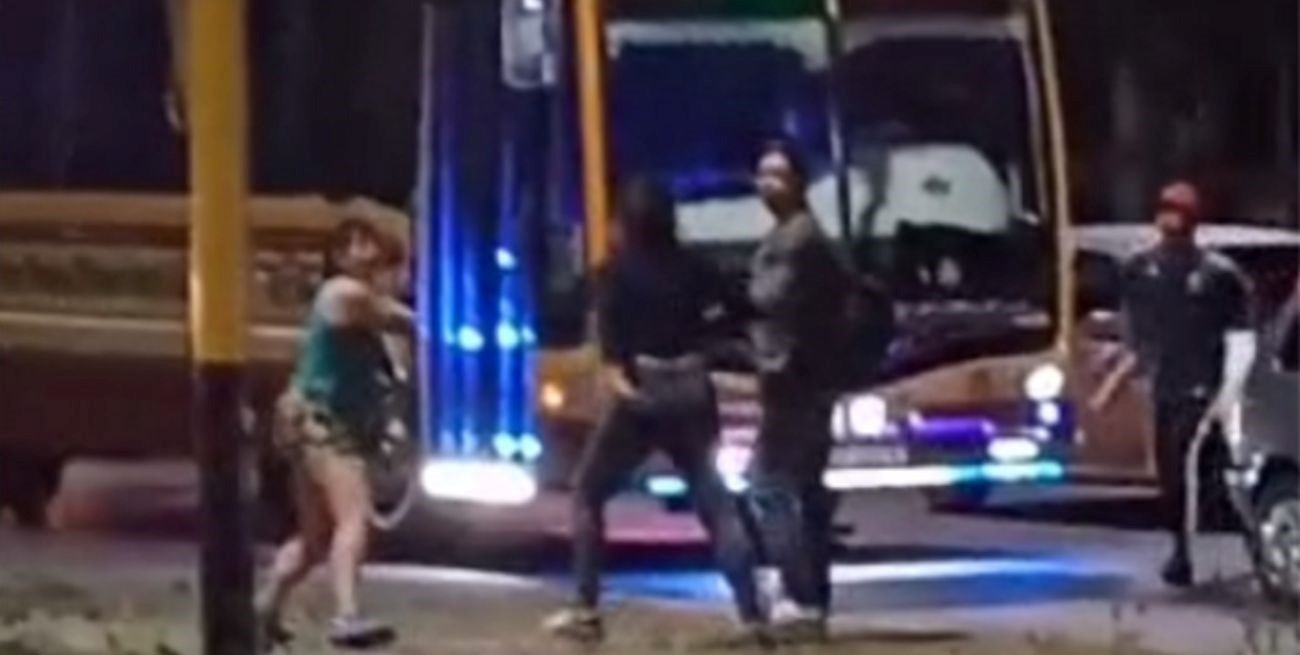 Video: dos mujeres a los golpes con "limpiavidrios" en Florencio Varela