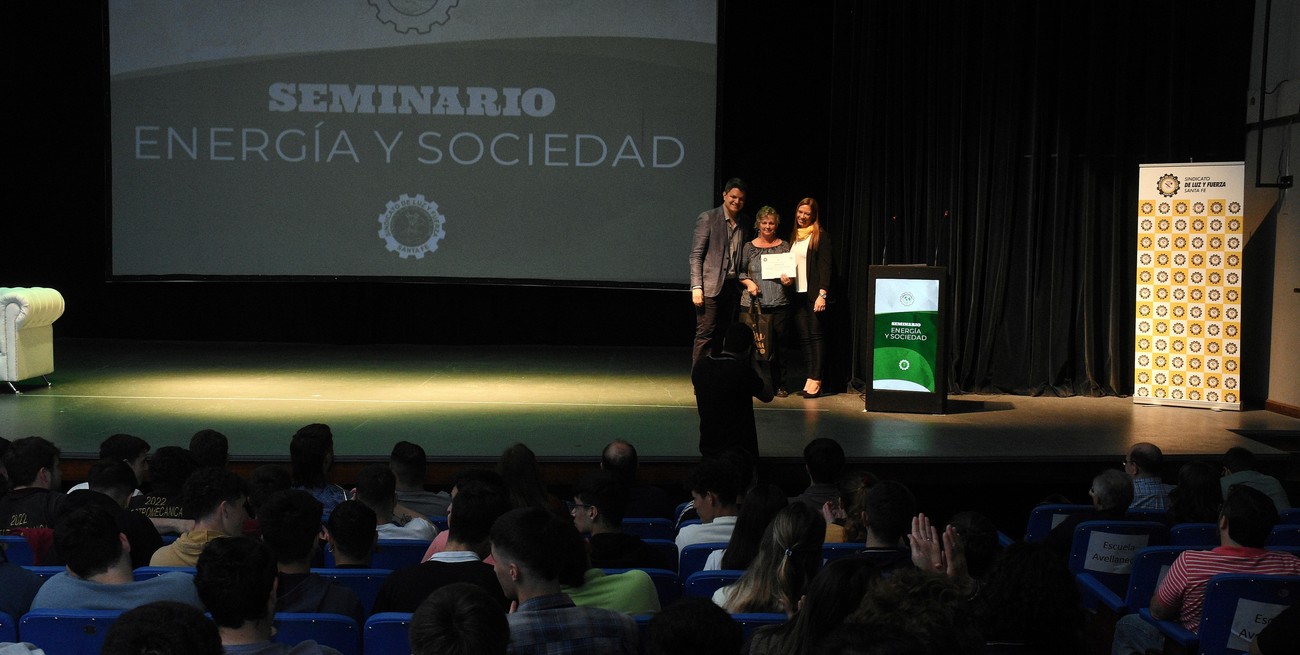 Pensar a futuro: siete escuelas participaron de un seminario de eficiencia energética