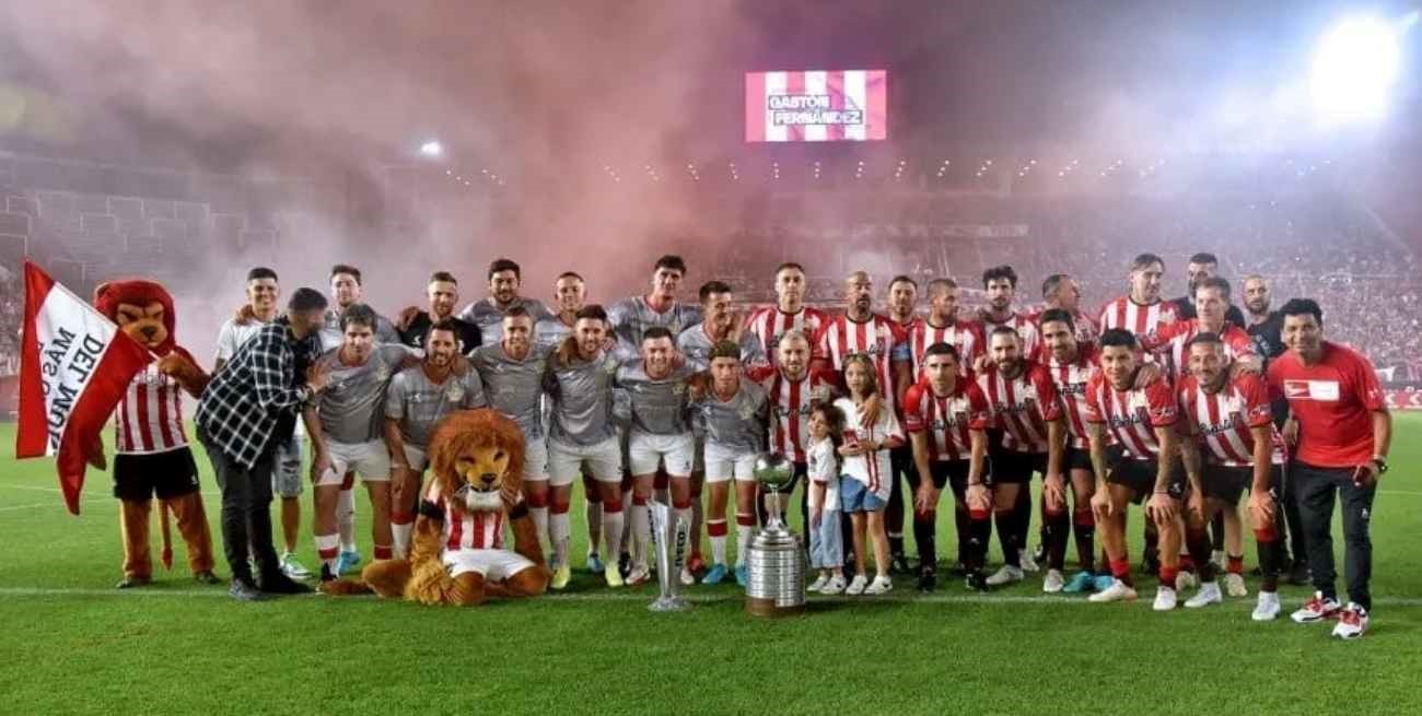 La “Gata” Fernández realizó su partido de despedida con los planteles campeones de Estudiantes de La Plata