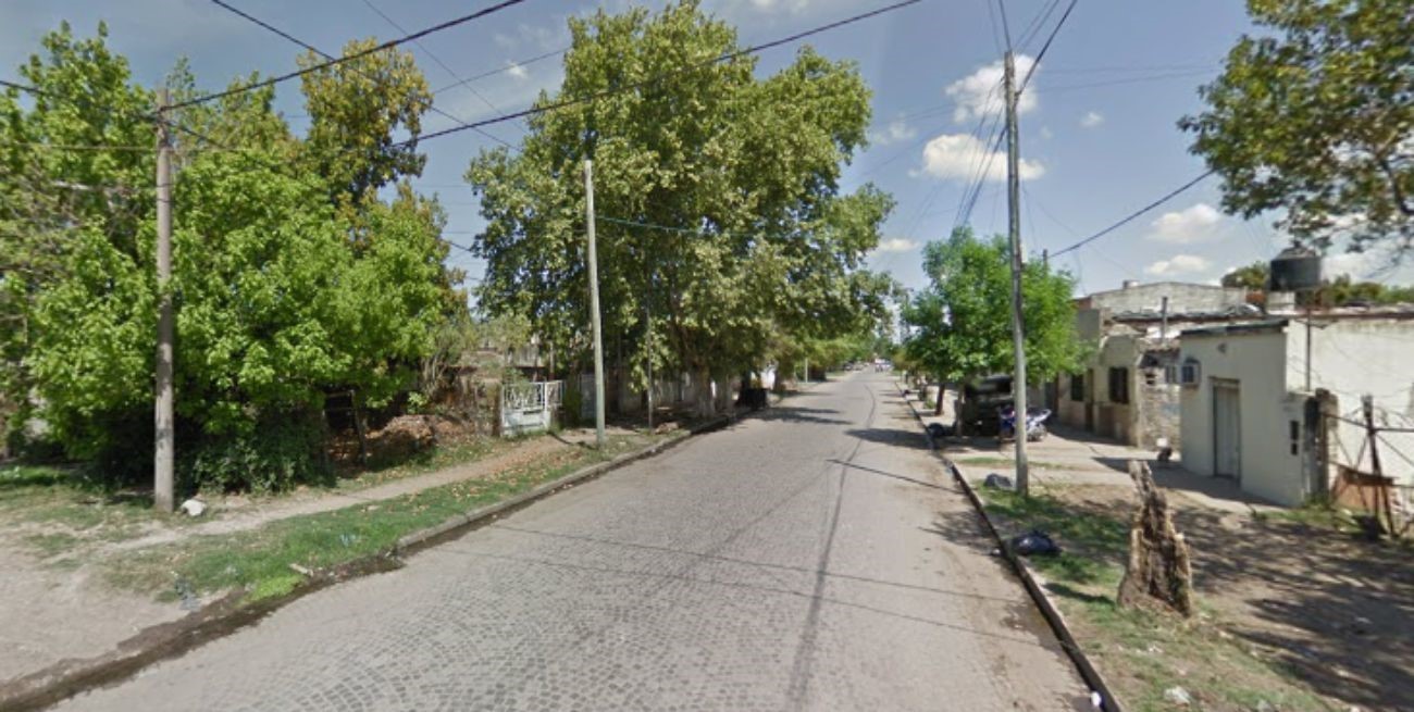 Rosario: acribillan a tiros a un joven que estaba en un utilitario en la zona oeste