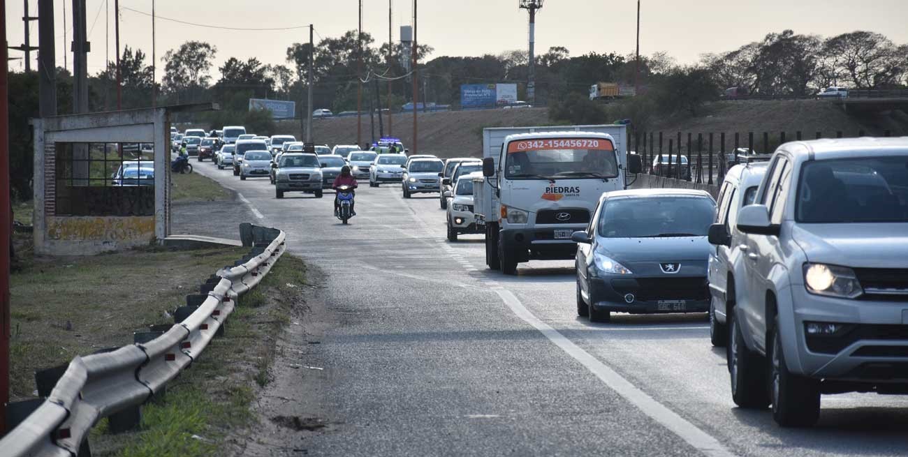 De no creer: demoras en el ingreso a Santa Fe por Ruta 168 por un siniestro vial