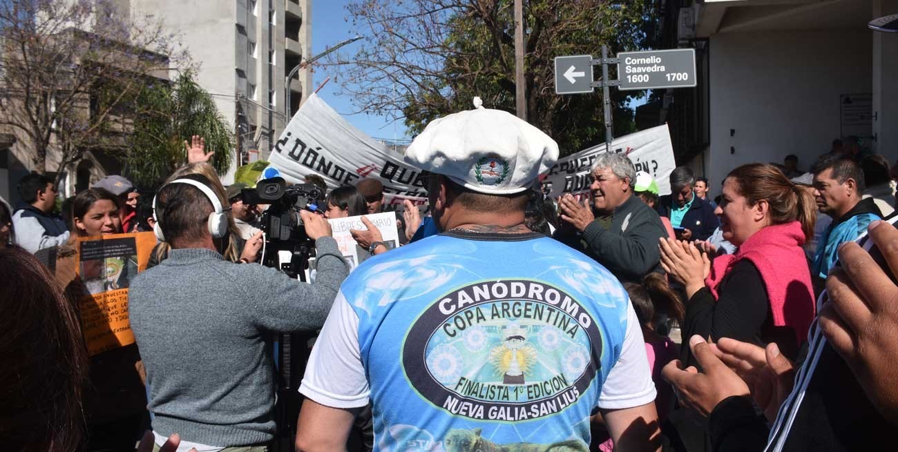 Galgueros autoconvocados reclamaron la devolución de cuatro perros que no aparecen