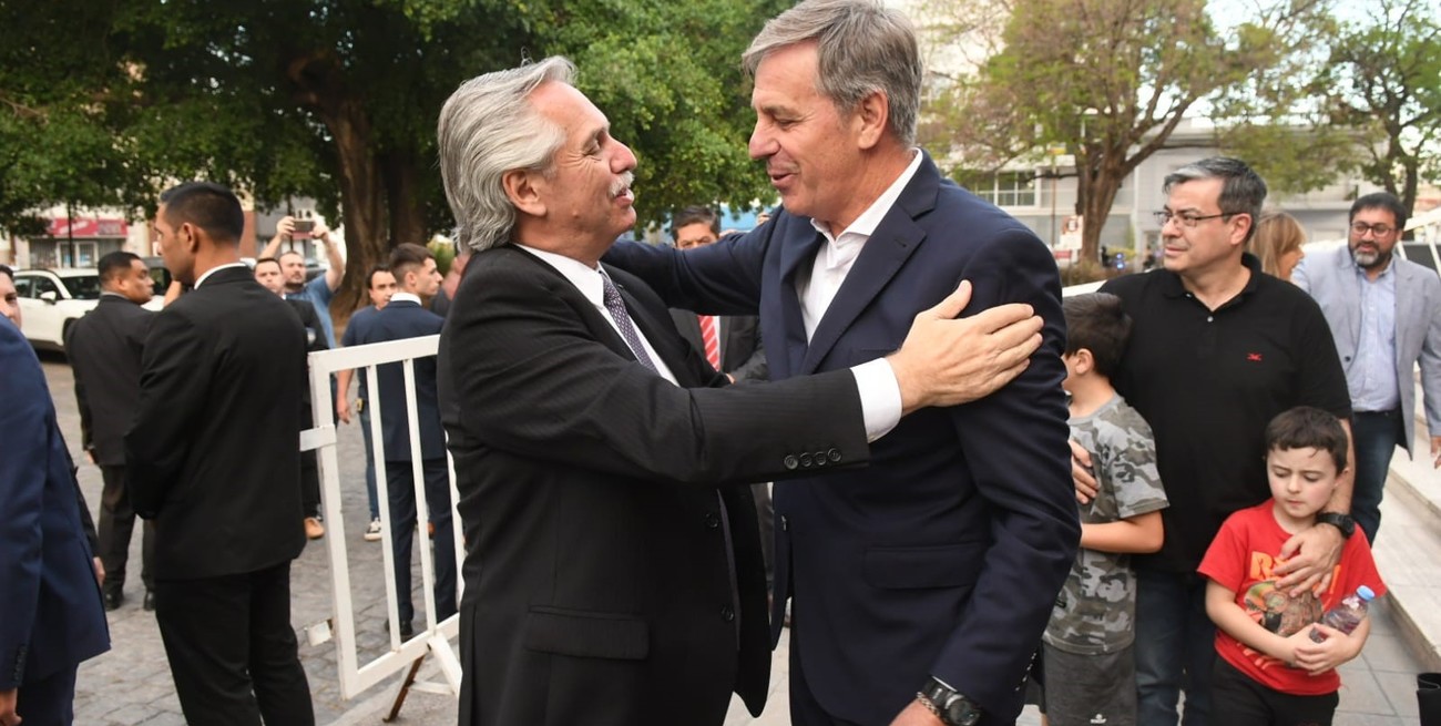 Alberto Fernández llegó a Santa Fe y se reunió con Emilio Jatón 