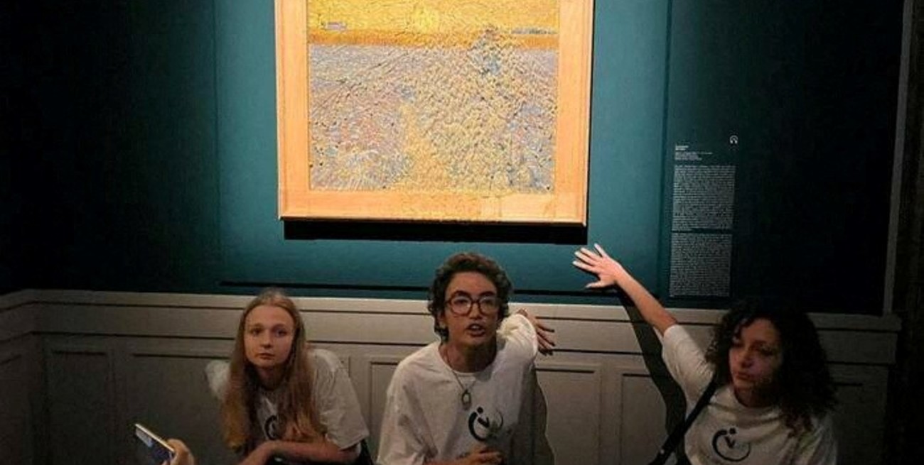Nuevo ataque de activistas a una obra de Van Gogh 