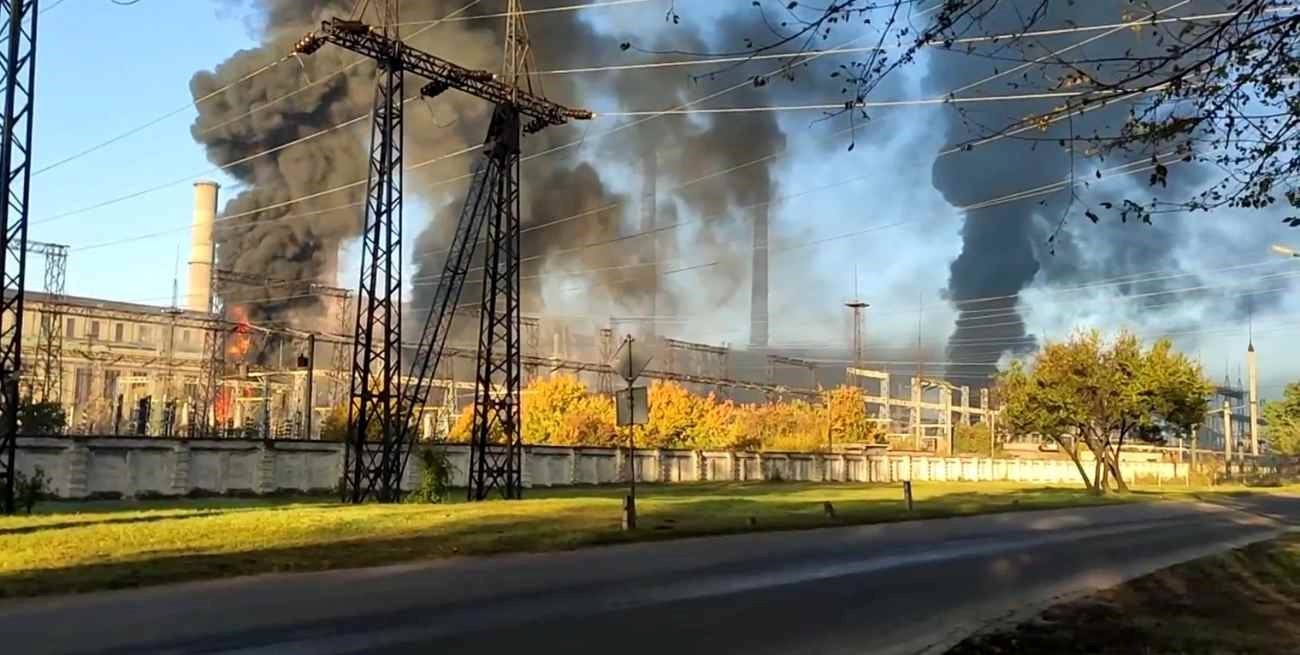 Estados Unidos acusó a Rusia de querer "congelar" a los ucranianos bombardeando las centrales energéticas