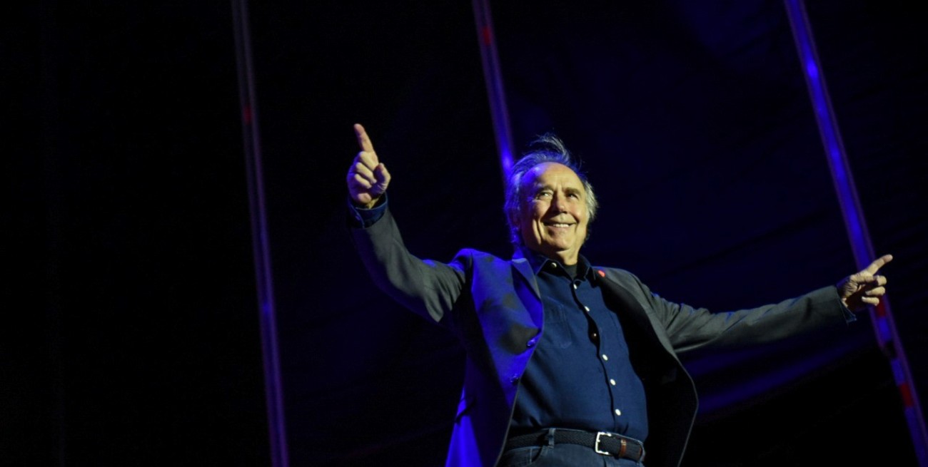 A pie de vida: Joan Manuel Serrat en el Autódromo de Rosario