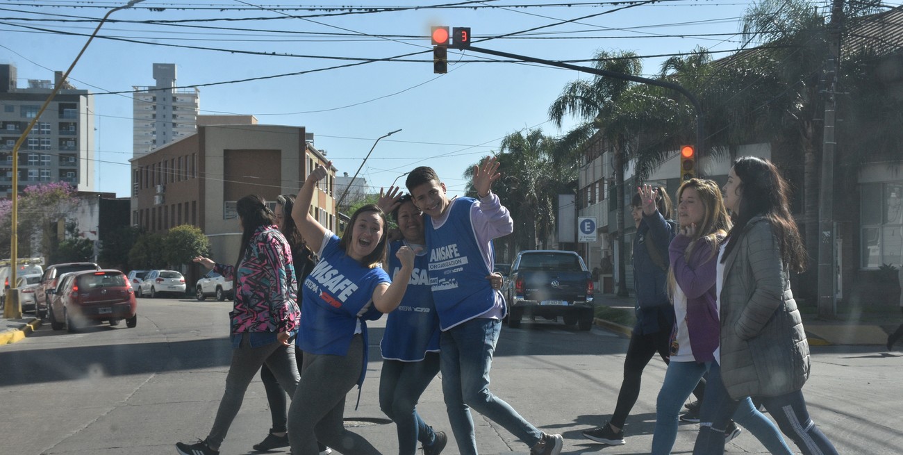 Línea directa: "Reconstrucción histórica", "El género y la génere" y otros mensajes