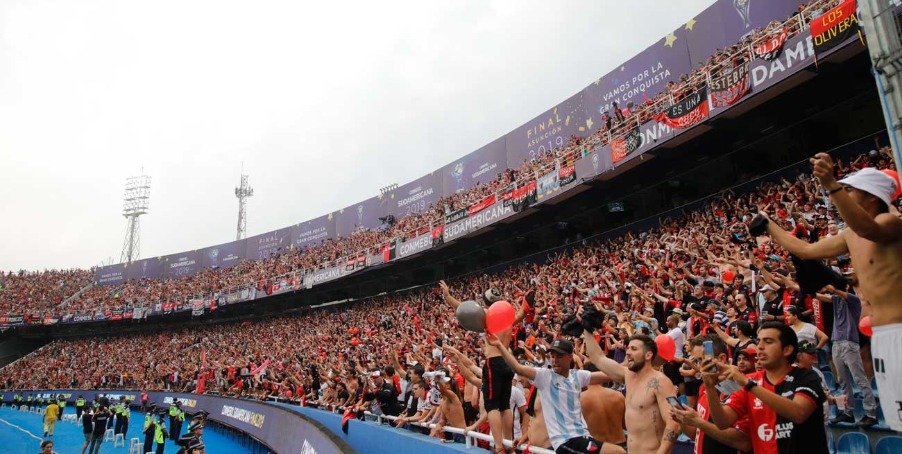 Colón, Paraguay y Los Palmeras; esa fiesta que todos quieren tener y no todos la consiguen