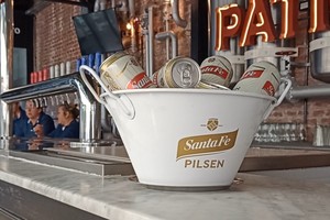 Quienes participen del tradicional evento podrán disfrutar de un espacio para refrescarse, descansar y jugar con sus amigos a cargo de la Cervecería Santa Fe.