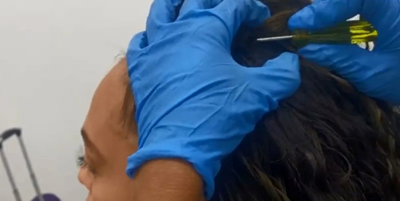 Video: dos mujeres que llevaban cocaína en pelucas fueron detenidas en Colombia