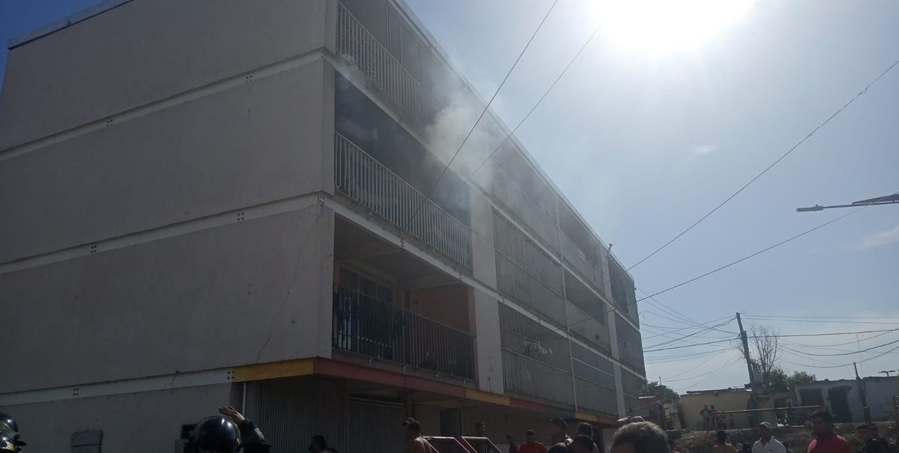 Principio de incendio con lesionados en barrio Barranquitas Oeste