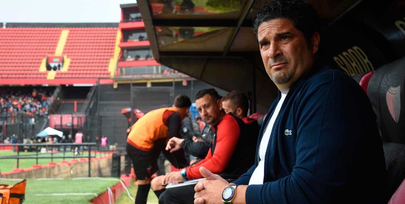 Saralegui seguirá siendo el DT de Colón