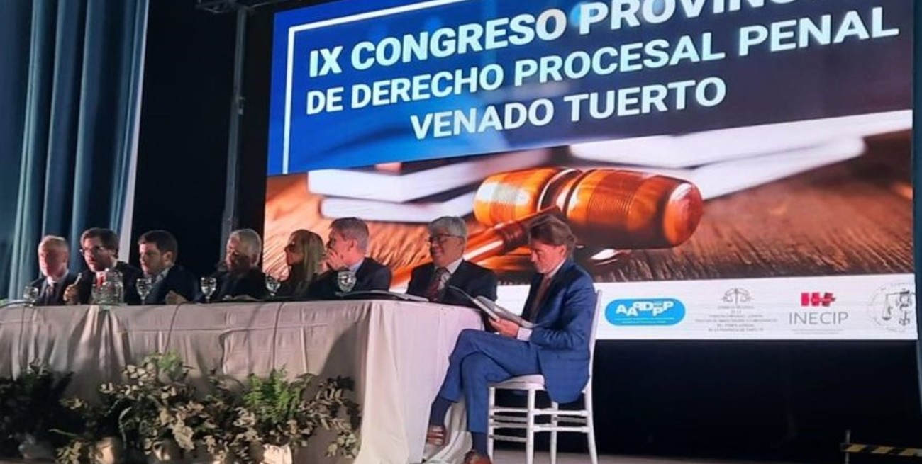 Los fiscales adjuntos de Santa Fe volvieron a poner en agenda su pedido de "equiparación"