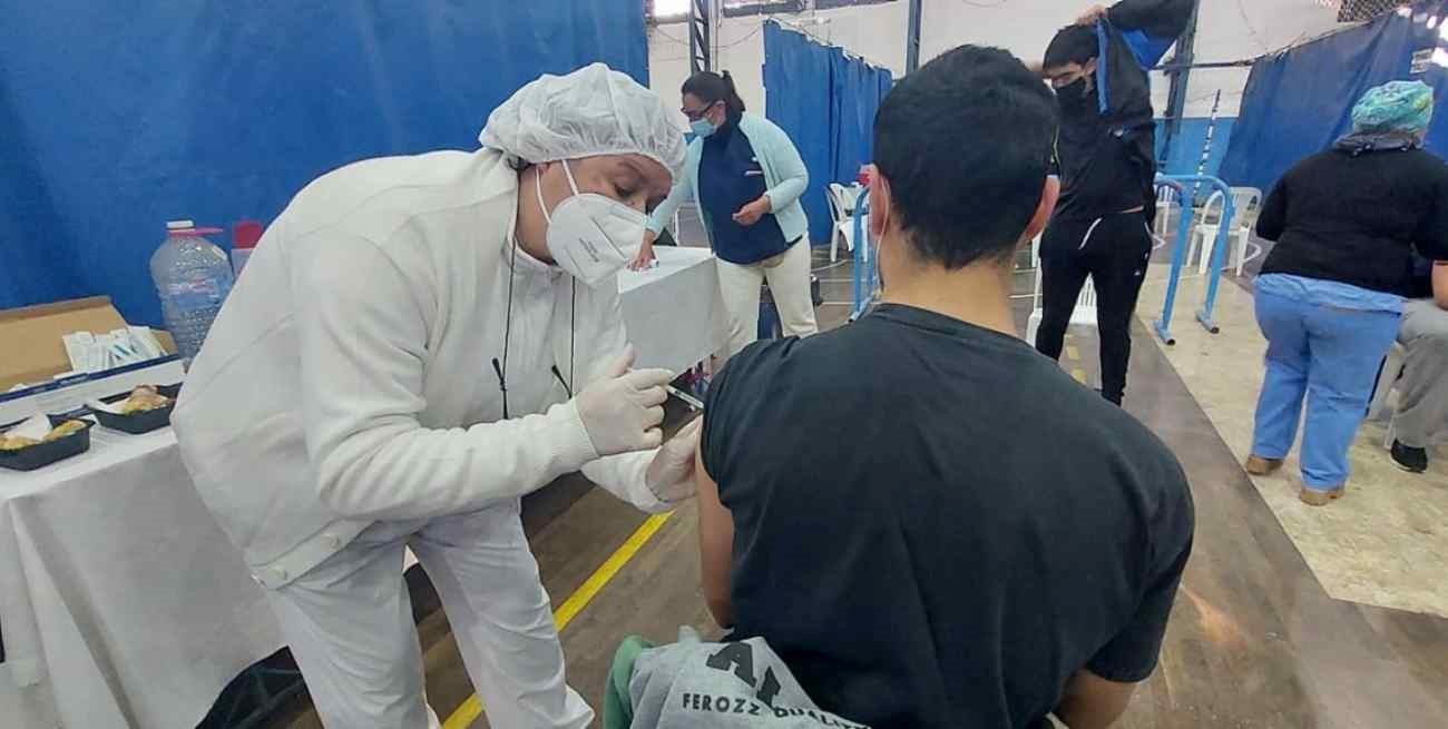 Martorano insistió en que la población se vacune con las terceras y cuartas dosis contra el covid-19