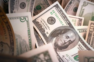 El blue en $1.070 para la compra y $1.100 para la venta.